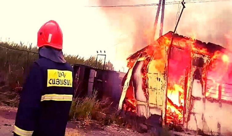 Իջևան-Նոյեմբերյան ավտոճանապարհին այրվել է վագոն-տնակ